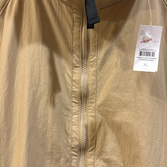 LOU GREY TAN MYLON RAIN JACKET
NWTS SIZE XL 2 SIDE POCKETS FULL ZIPPER NO HOOD - Picture 4 of 8